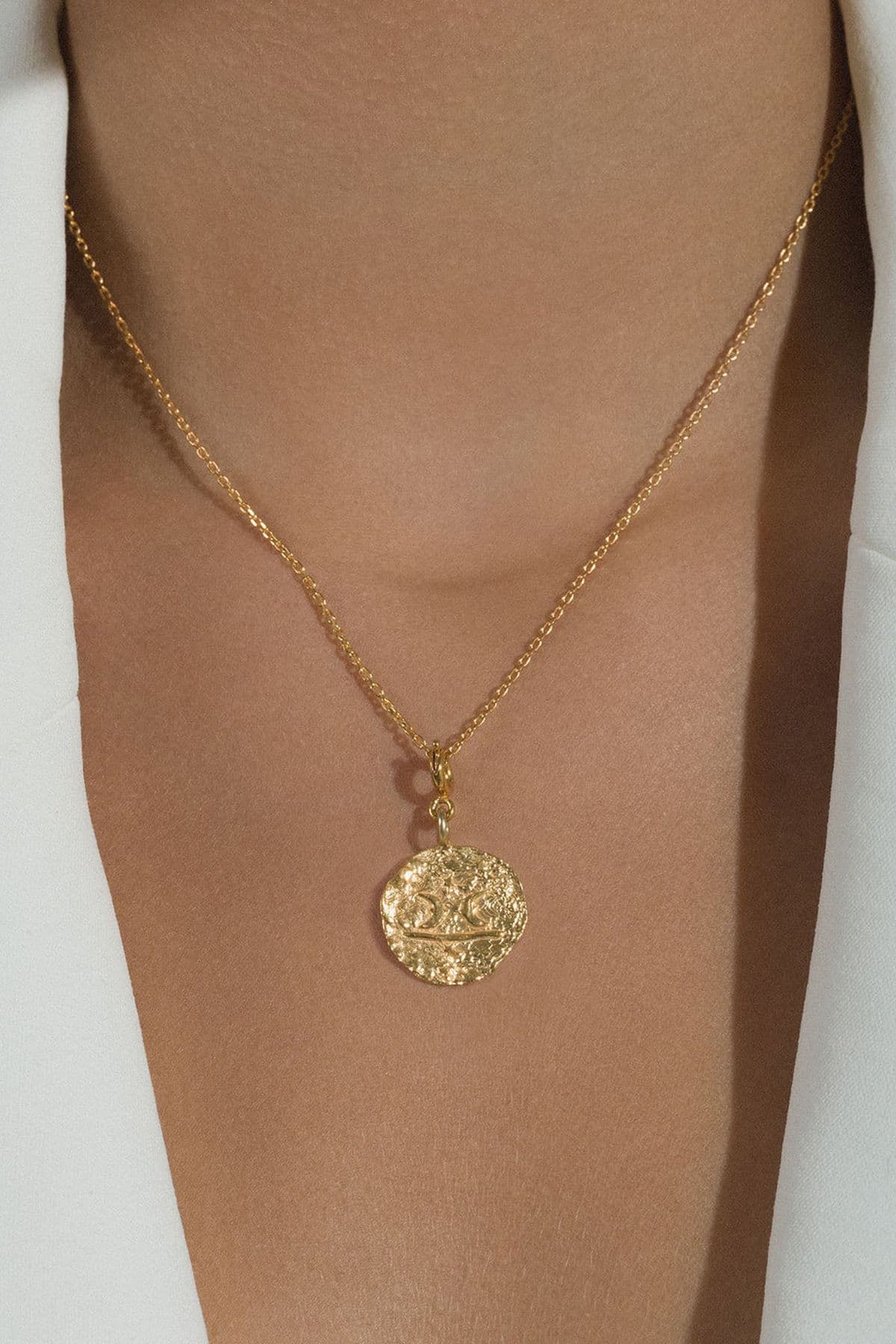Gold Pendant Necklace
